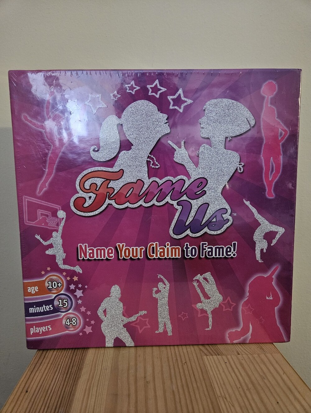 Source Unknown Fame Us Party Game - Pink and Silver
